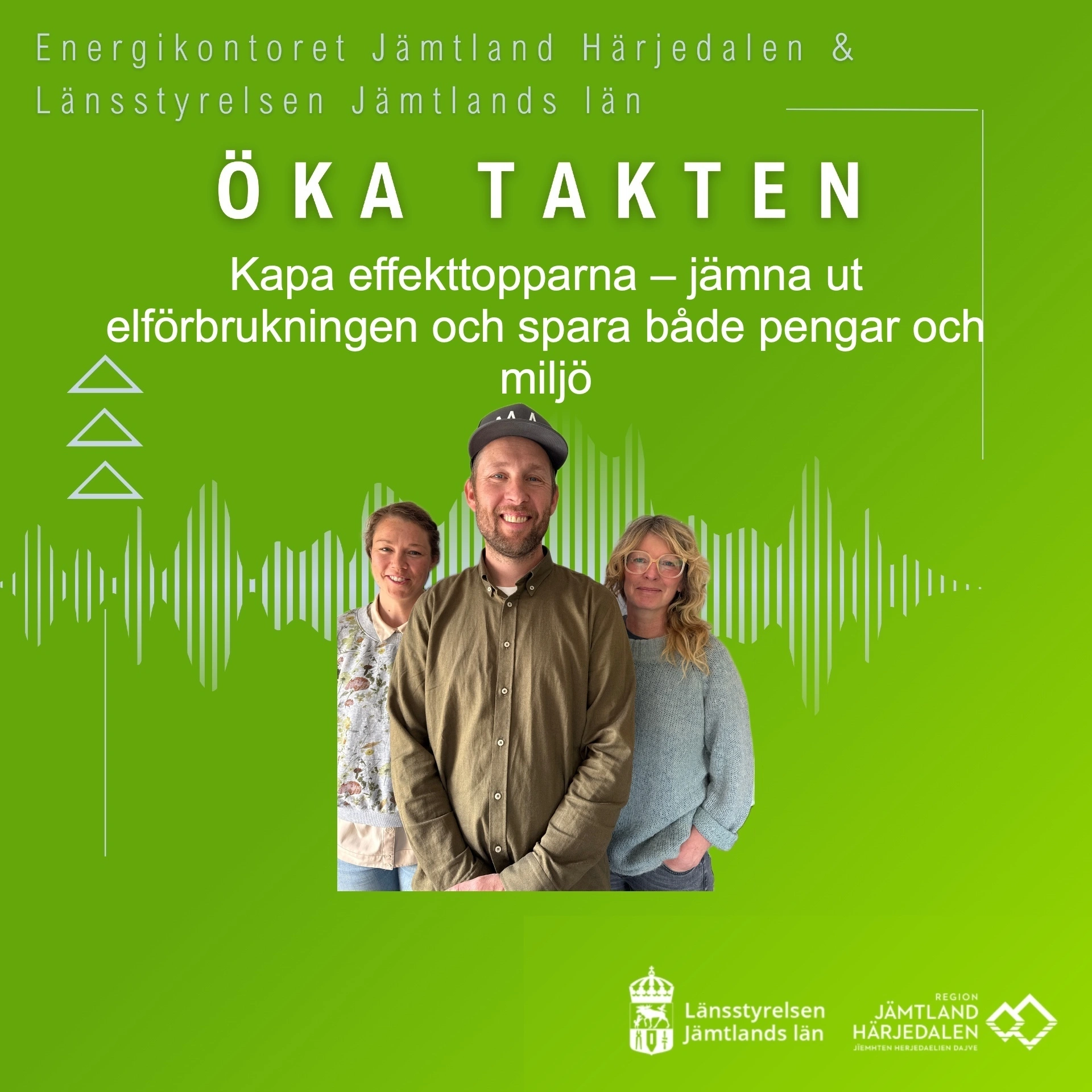 Ung man vid en eldriven terrängrullstol