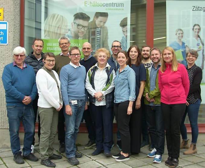 Gruppbild på anställda